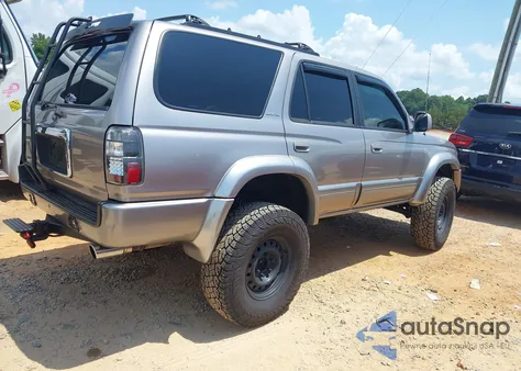2002 Toyota 4Runner Limited V6 from USA, damaged, VIN JT3GN87R620232807